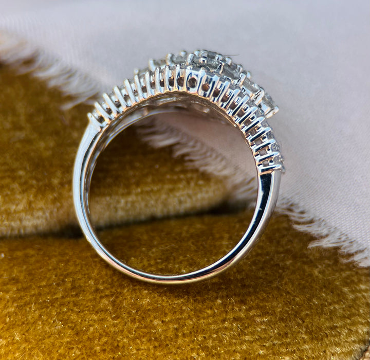 1.00 Carat tw Diamond Ring in 18k White Gold