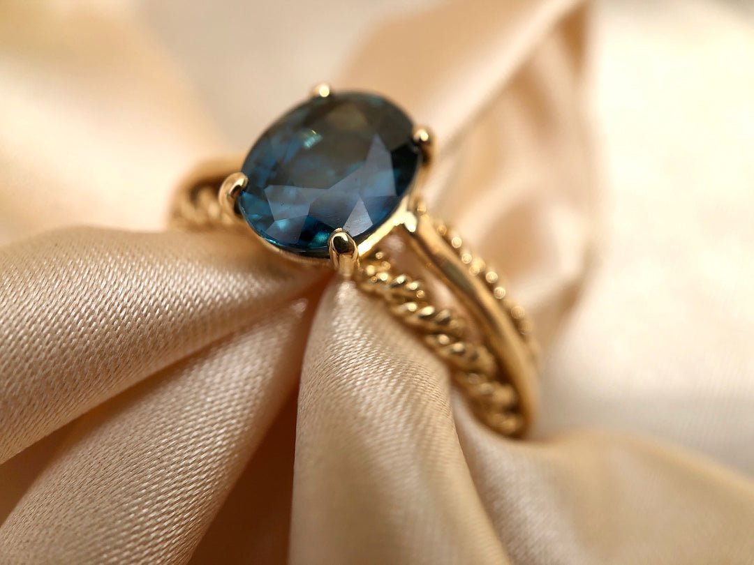 Starry Night Sapphire Solitaire Oval Ring in 14k Yellow Gold