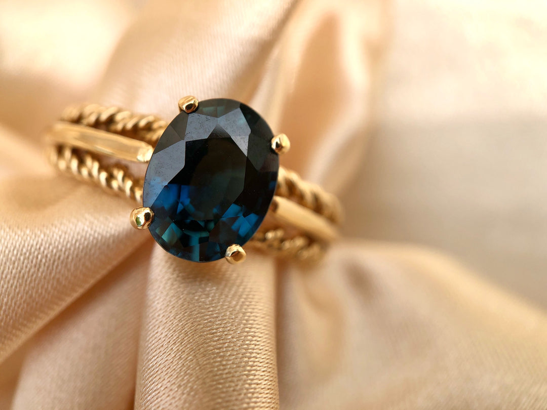 Starry Night Sapphire Solitaire Oval Ring in 14k Yellow Gold