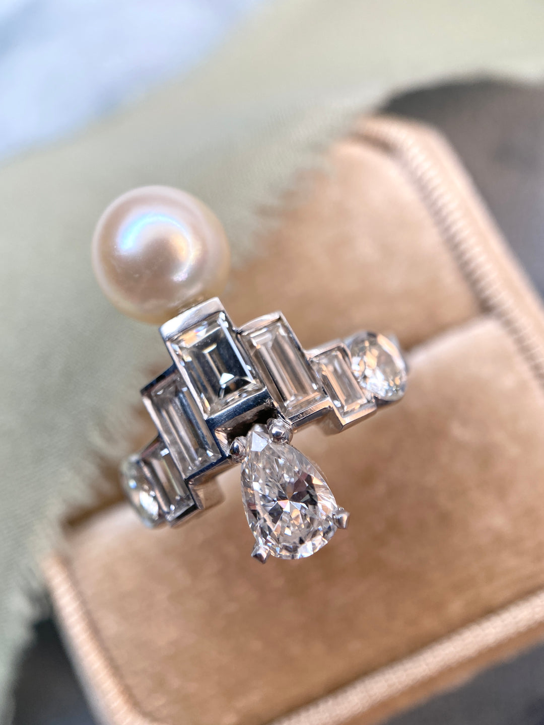 Art Deco Vintage 2.24tcw Diamond & Cream Pearl Platinum Ring