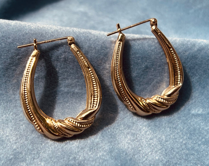Detailed Twist 1” Hoops in 14k Yellow Gold