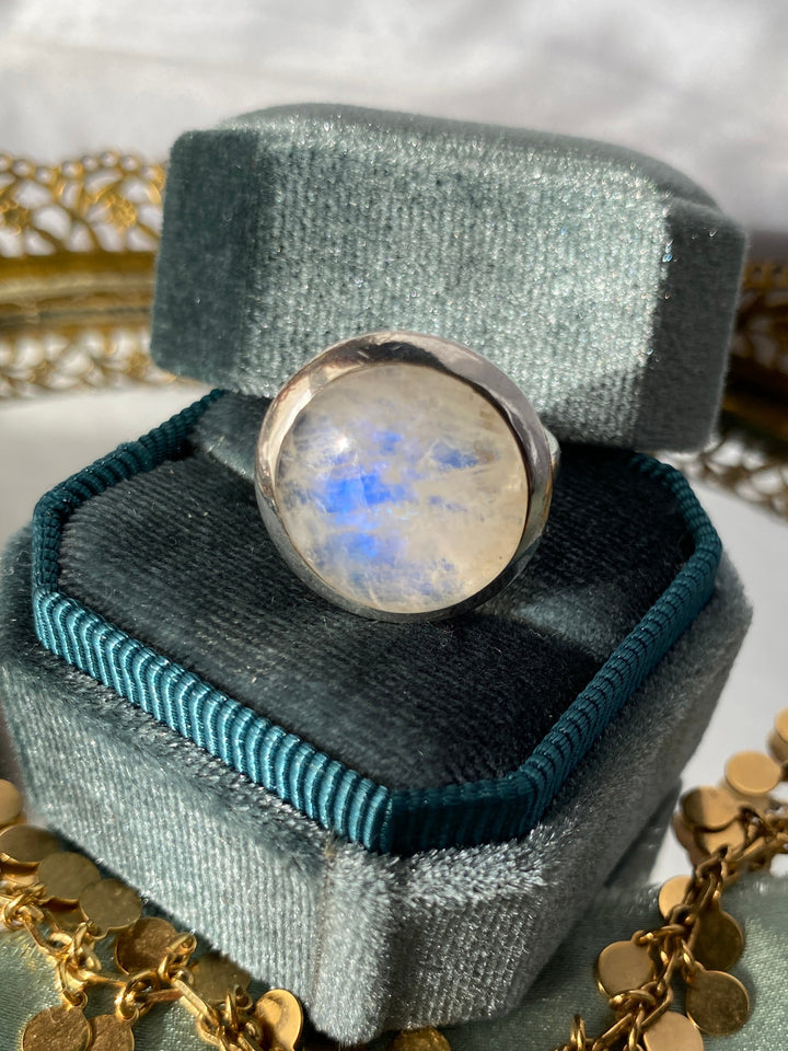 Vintage Moonstone Ring in Sterling Silver Size 6.25