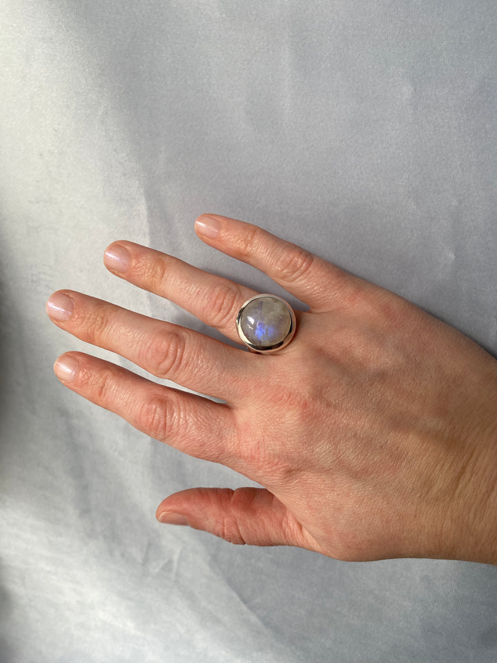 Vintage Moonstone Ring in Sterling Silver Size 6.25