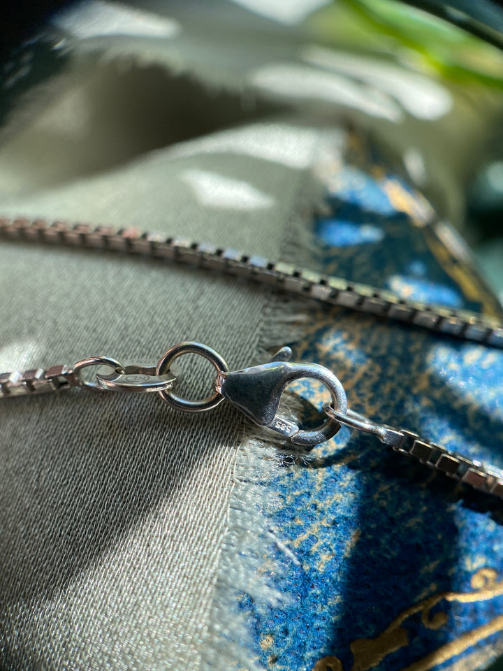Stunning Box Chain In Solid 14k White Gold 20.75 “