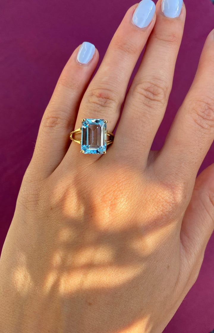 Clear Sky Vintage Blue Topaz Ring in 10k Yellow Gold
