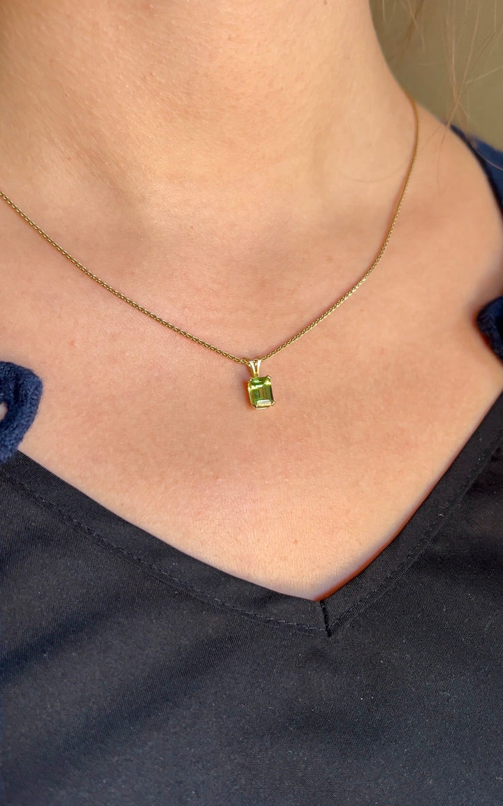 Peridot Pendent in 14k Yellow Gold