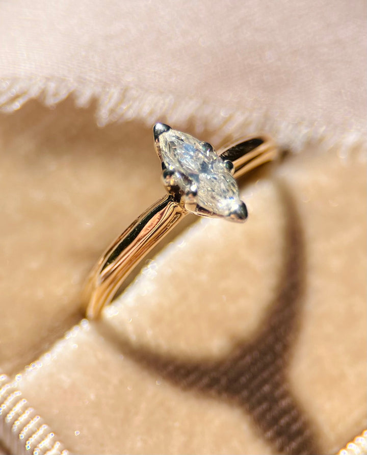 1/2ctw Marquise Diamond Engagment Ring in 14k Yellow Gold
