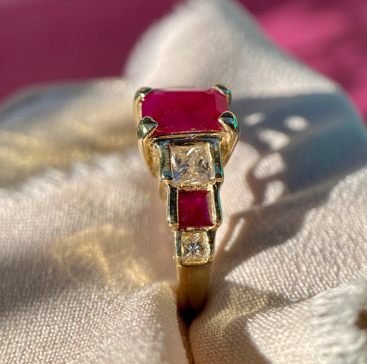 Vintage Natural Ruby And Diamond Graduated Ring in 14k Yellow Gold