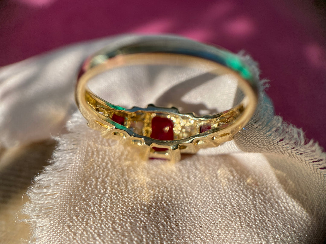 Vintage Natural Ruby And Diamond Graduated Ring in 14k Yellow Gold