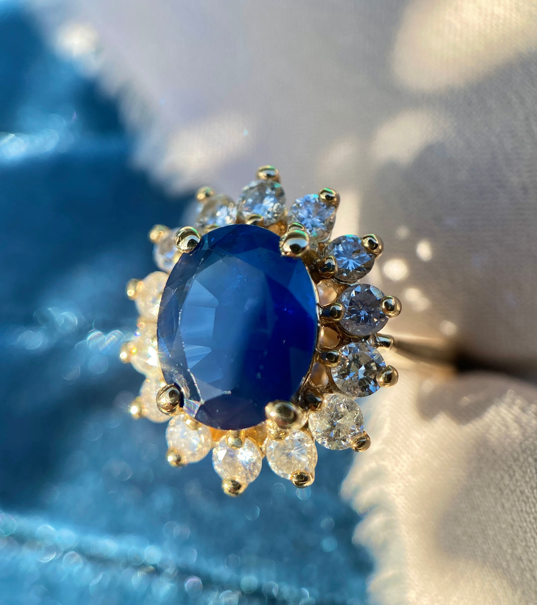 Vintage Deep Blue Sea Sapphire And Diamond Halo Ring in 14k Warm Yellow Gold 4.00tcw