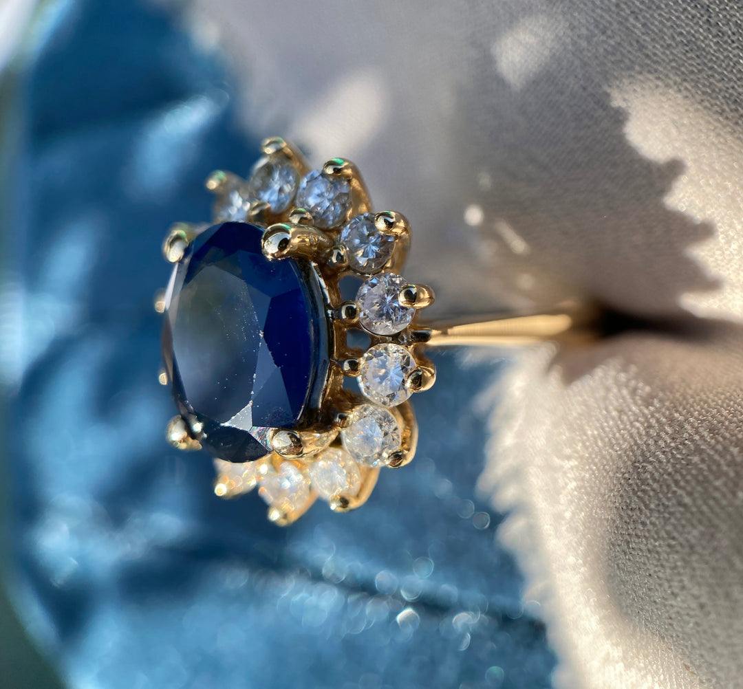 Vintage Deep Blue Sea Sapphire And Diamond Halo Ring in 14k Warm Yellow Gold 4.00tcw