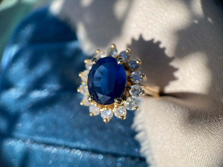Vintage Deep Blue Sea Sapphire And Diamond Halo Ring in 14k Warm Yellow Gold 4.00tcw