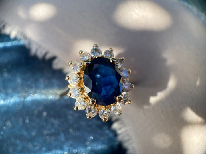 Vintage Deep Blue Sea Sapphire And Diamond Halo Ring in 14k Warm Yellow Gold 4.00tcw