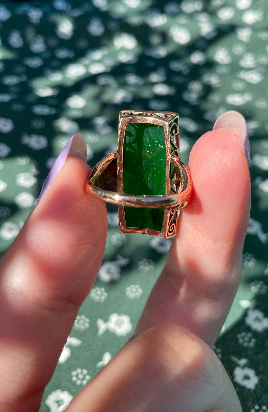 Retro 1940’s Jade Ring in 15k Warm Yellow Gold