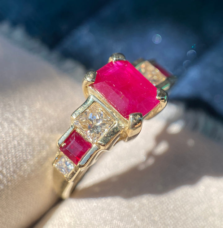 Vintage Natural Ruby And Diamond Graduated Ring in 14k Yellow Gold