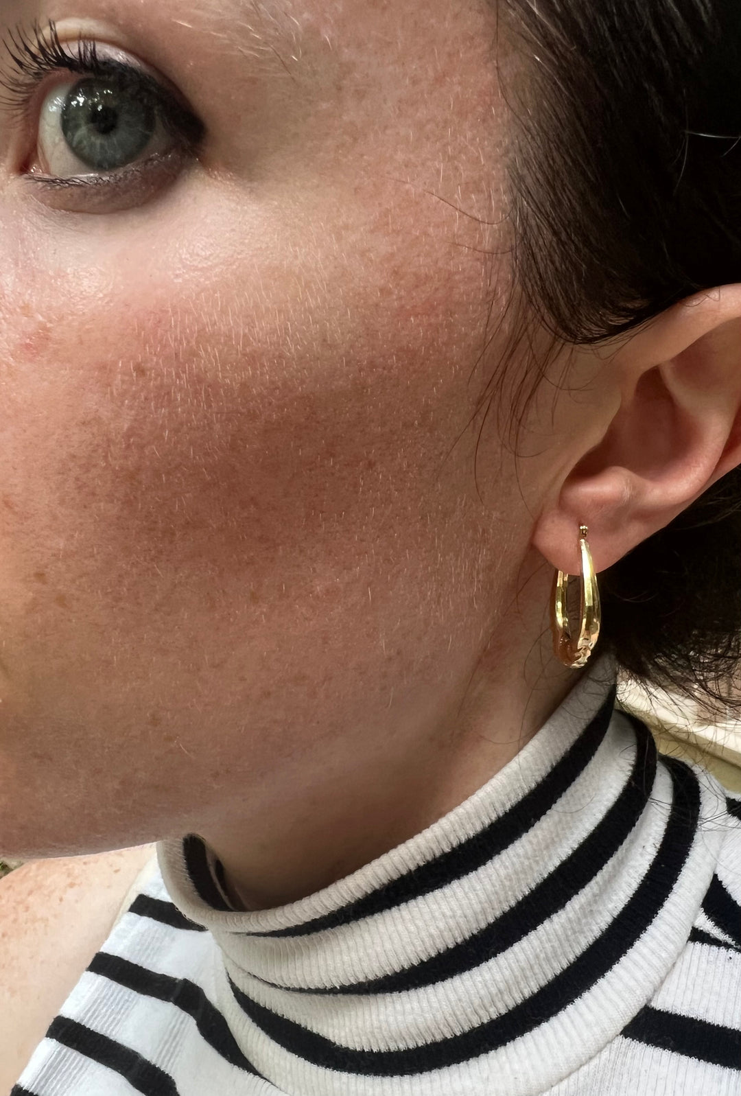 Detailed Twist 1” Hoops in 14k Yellow Gold