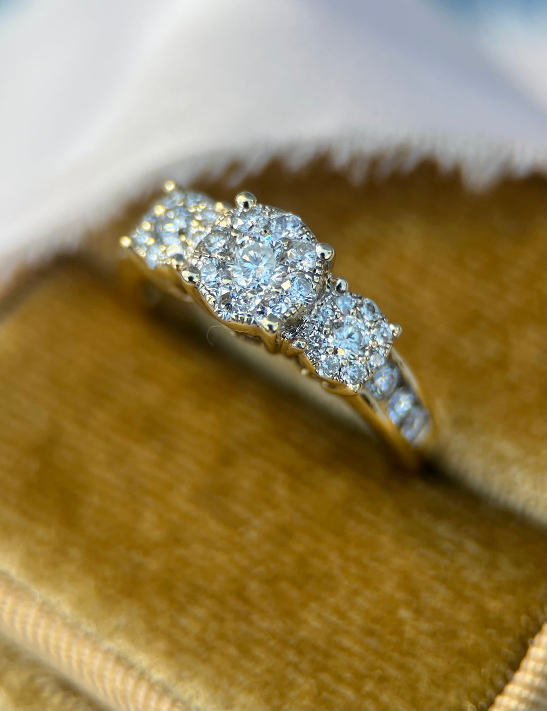 Sparkler! Estate 3/4 Carat tw Diamond Ring in 14k Yellow Gold