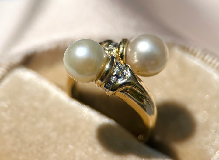 Pearl and Diamond Crossover Ring in 14k Yellow Gold