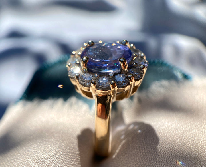 90’s Vintage Lavender Tanzanite and Diamond Ring in 14k Yellow Gold with TCW: 2.48