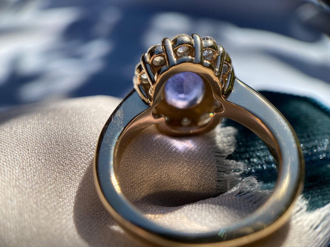 90’s Vintage Lavender Tanzanite and Diamond Ring in 14k Yellow Gold with TCW: 2.48