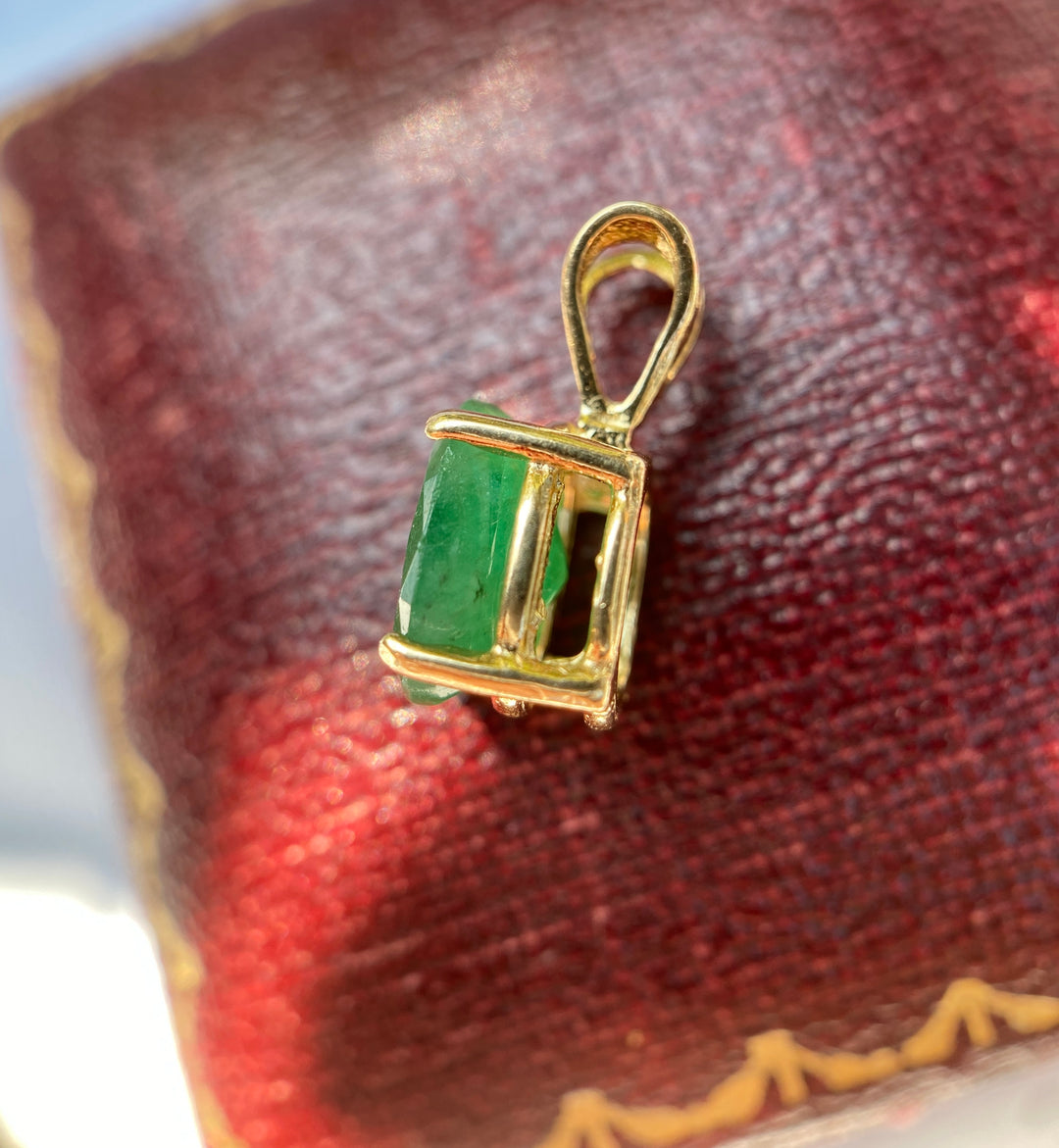 Garden Green Emerald Pendant in 14k Yellow Gold