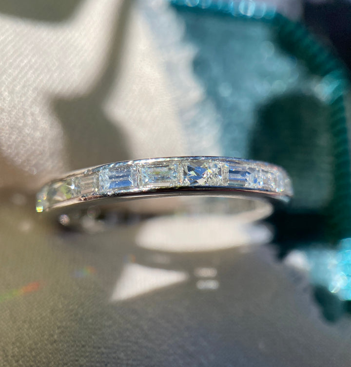 Calibré Art Deco Diamond Platinum Band