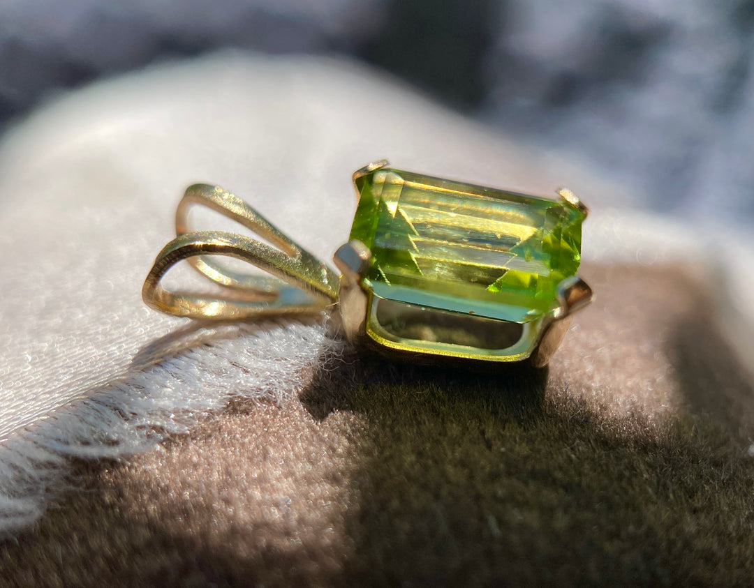 Peridot Pendent in 14k Yellow Gold