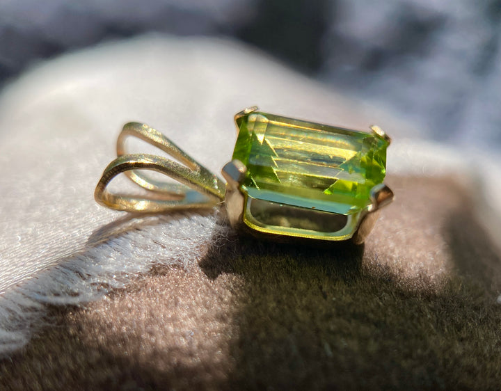 Peridot Pendent in 14k Yellow Gold