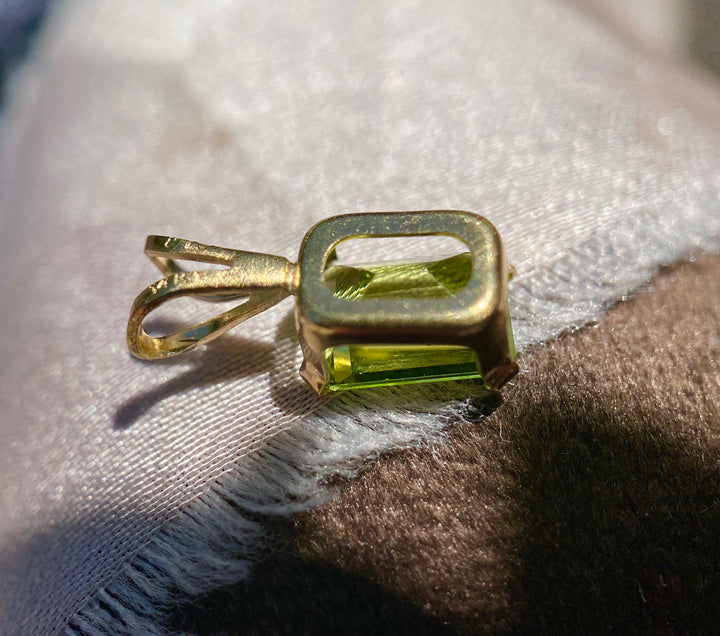 Peridot Pendent in 14k Yellow Gold