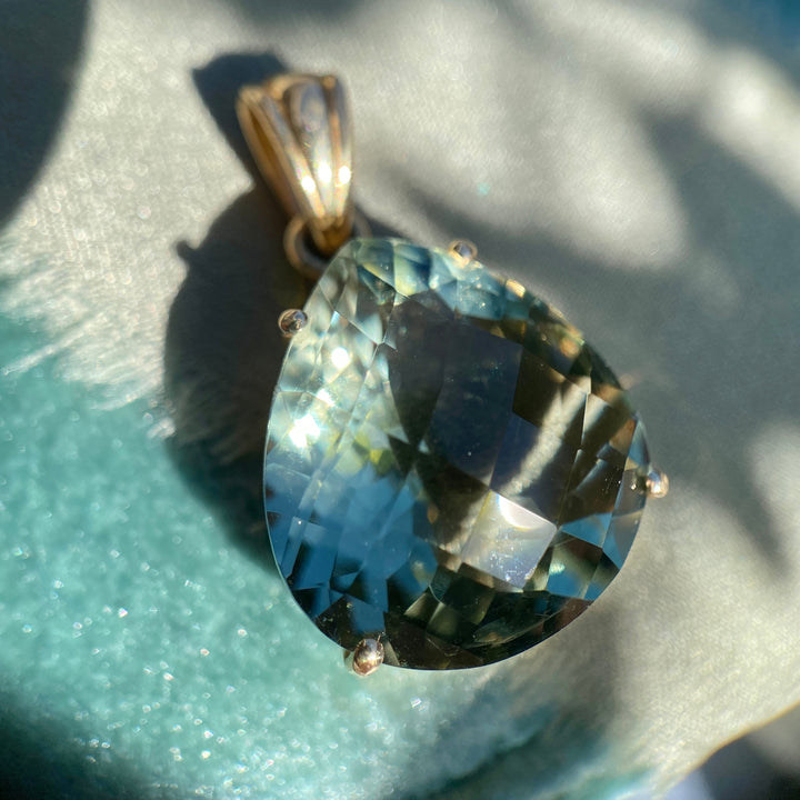 Green Amethyst Prasiolite TCW 15.60 Pendent in 14k Yellow Gold