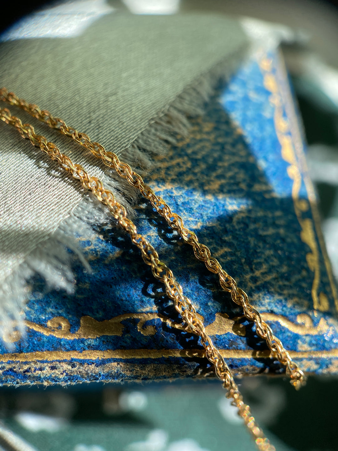 Glittering Woven Chain in 10k Yellow Gold 22“