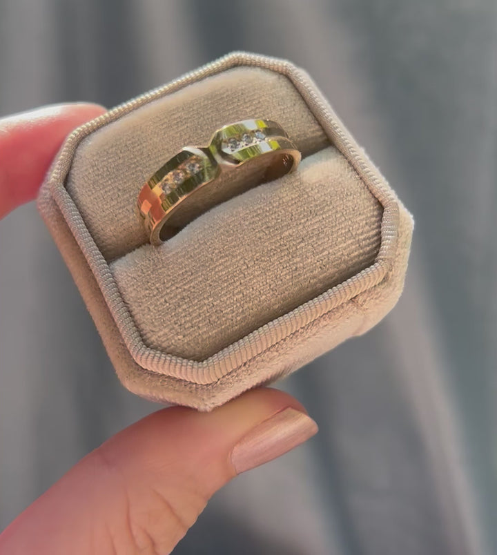 Vintage 1980’s Diamond Ring in 18k Yellow Gold