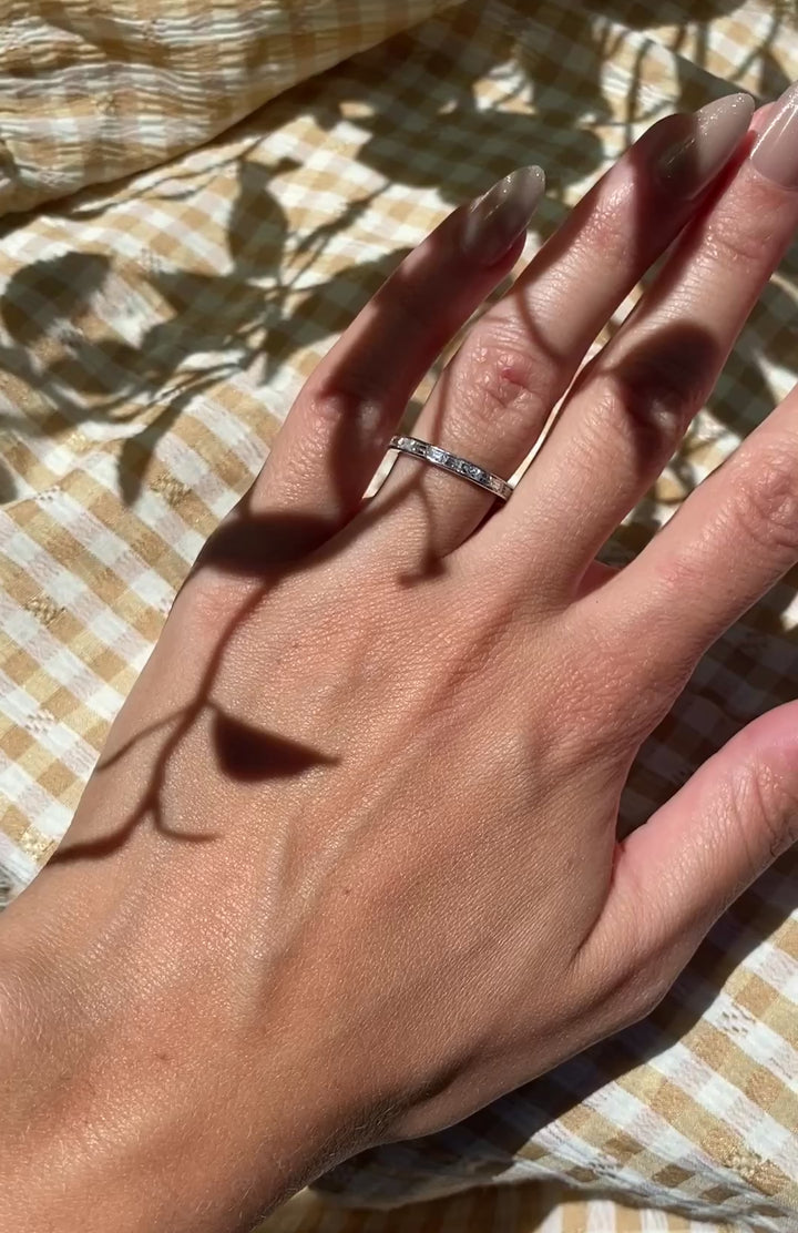 Calibré Art Deco Diamond Platinum Band